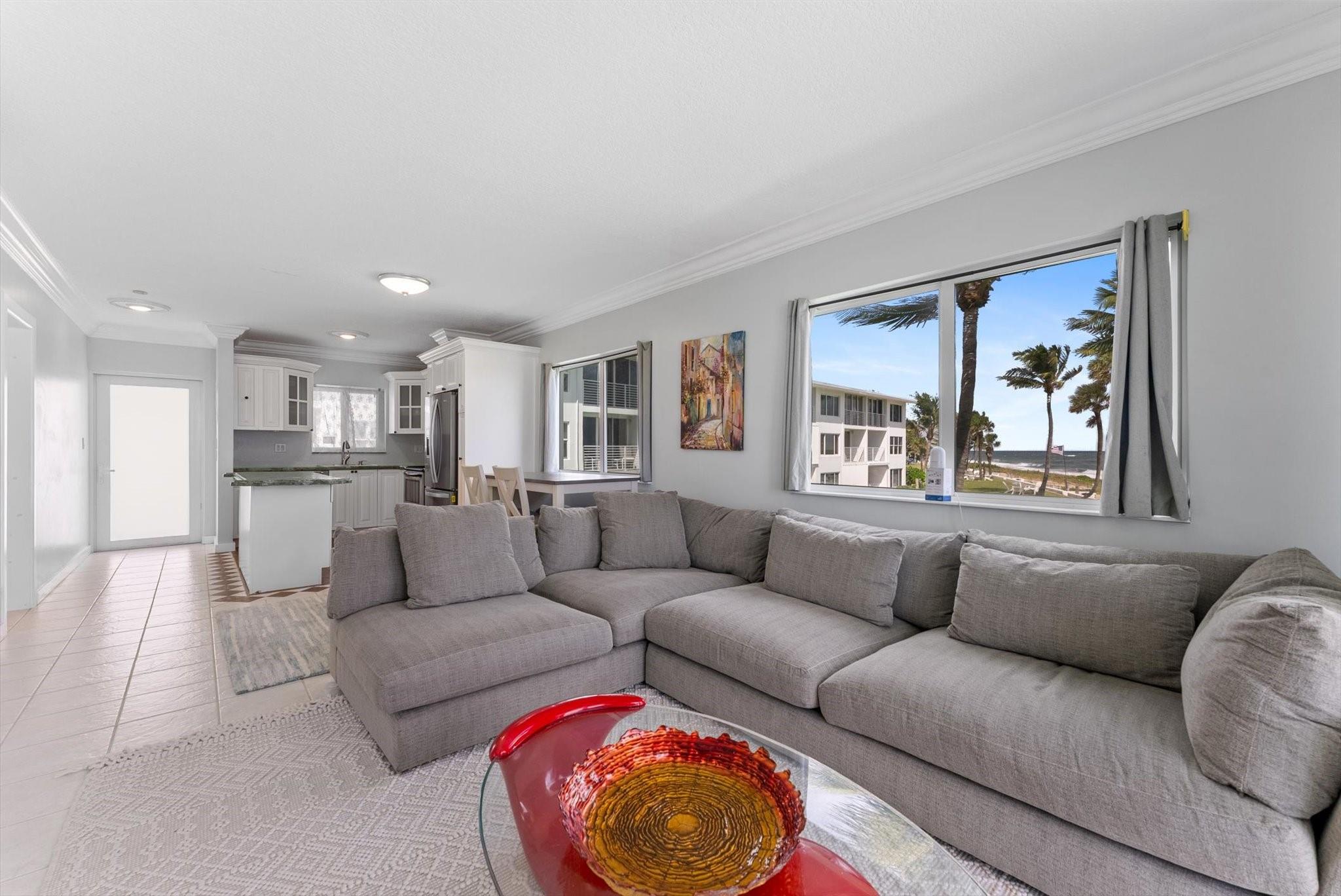 1041 HILLSBORO MILE 2