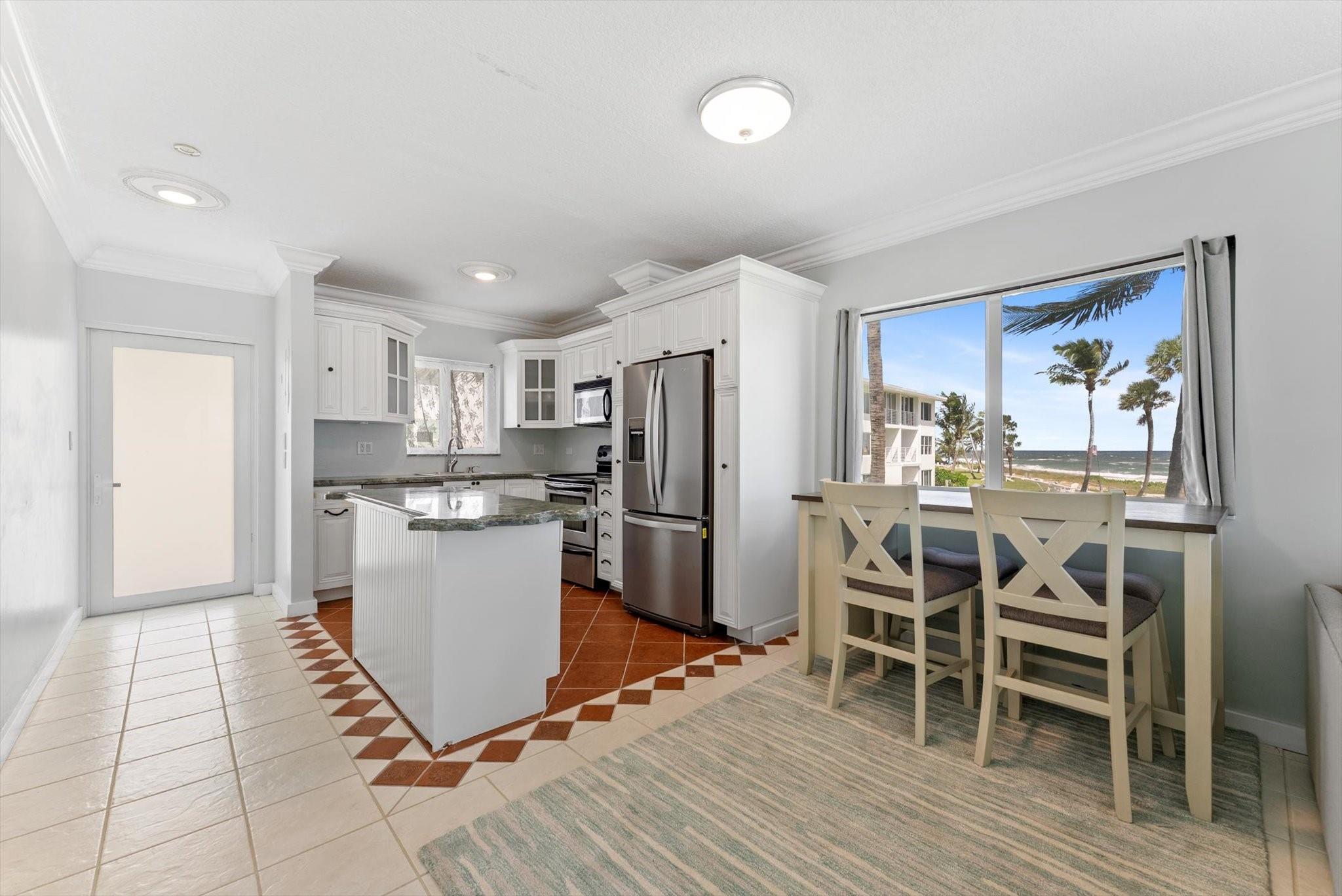 1041 HILLSBORO MILE 2