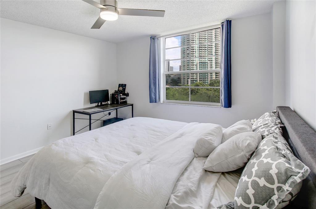 520 SE 5th Ave 2605