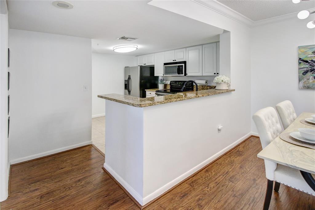 520 SE 5th Ave 2605