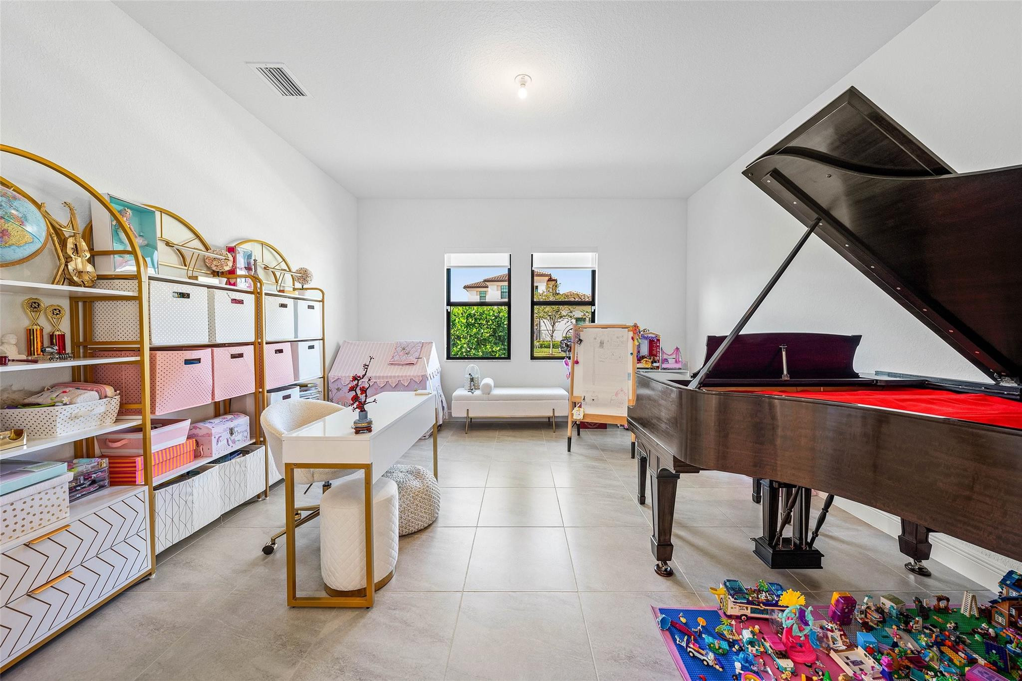 12295 N Baypoint Cir