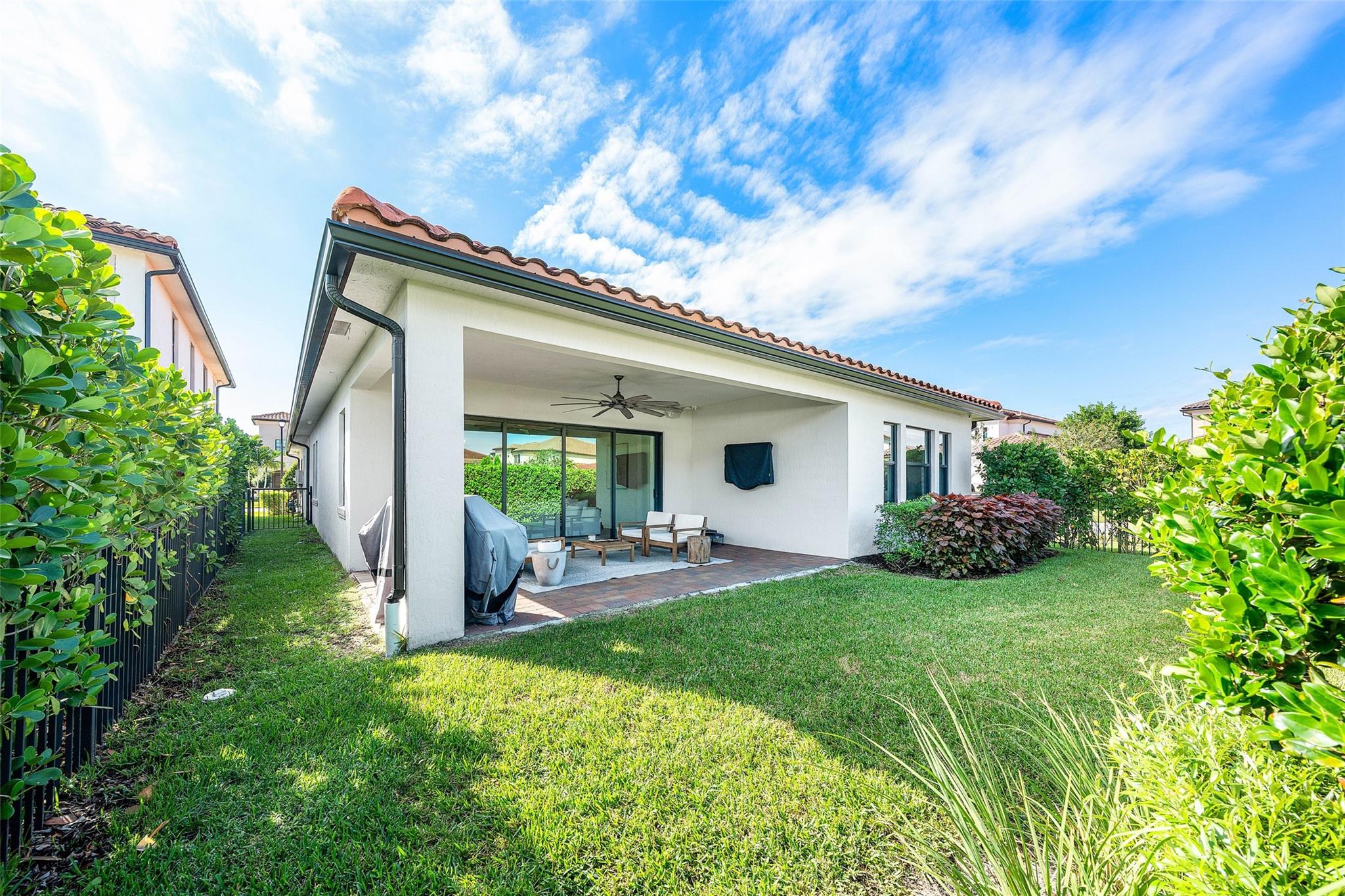 12295 N Baypoint Cir