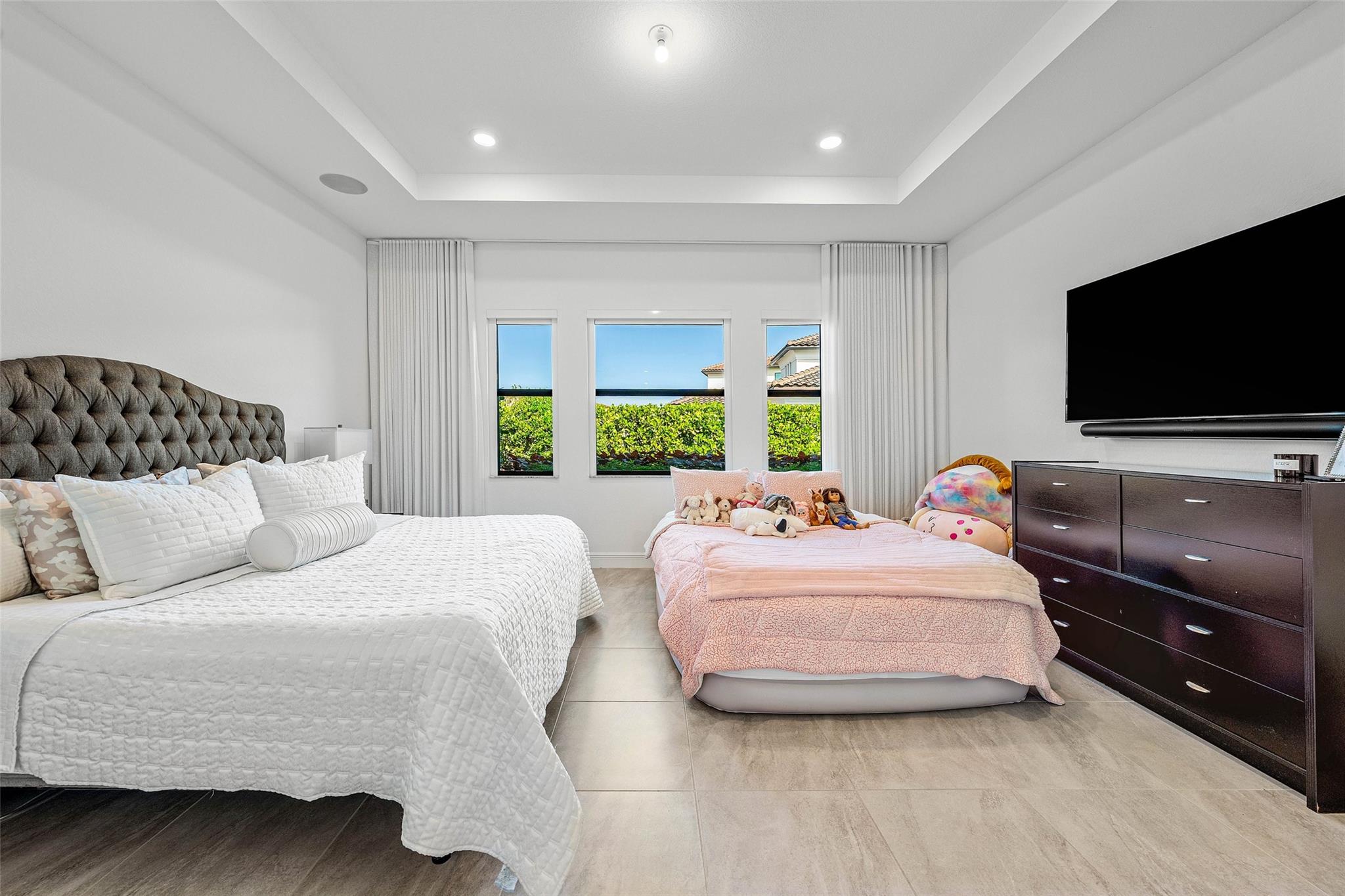 12295 N Baypoint Cir