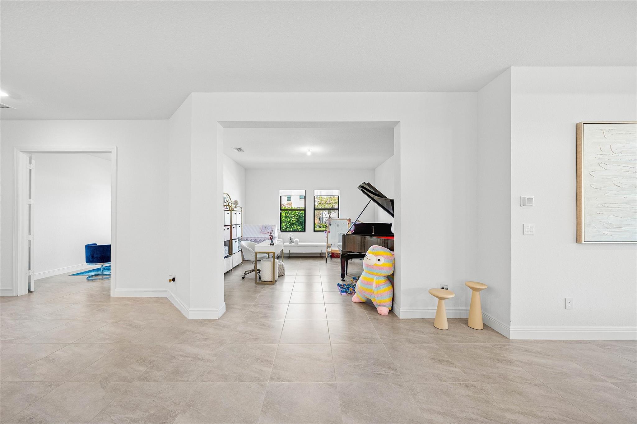 12295 N Baypoint Cir