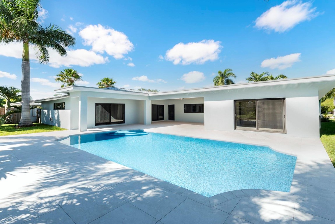 2440 NE 46th Street, Lighthouse Point