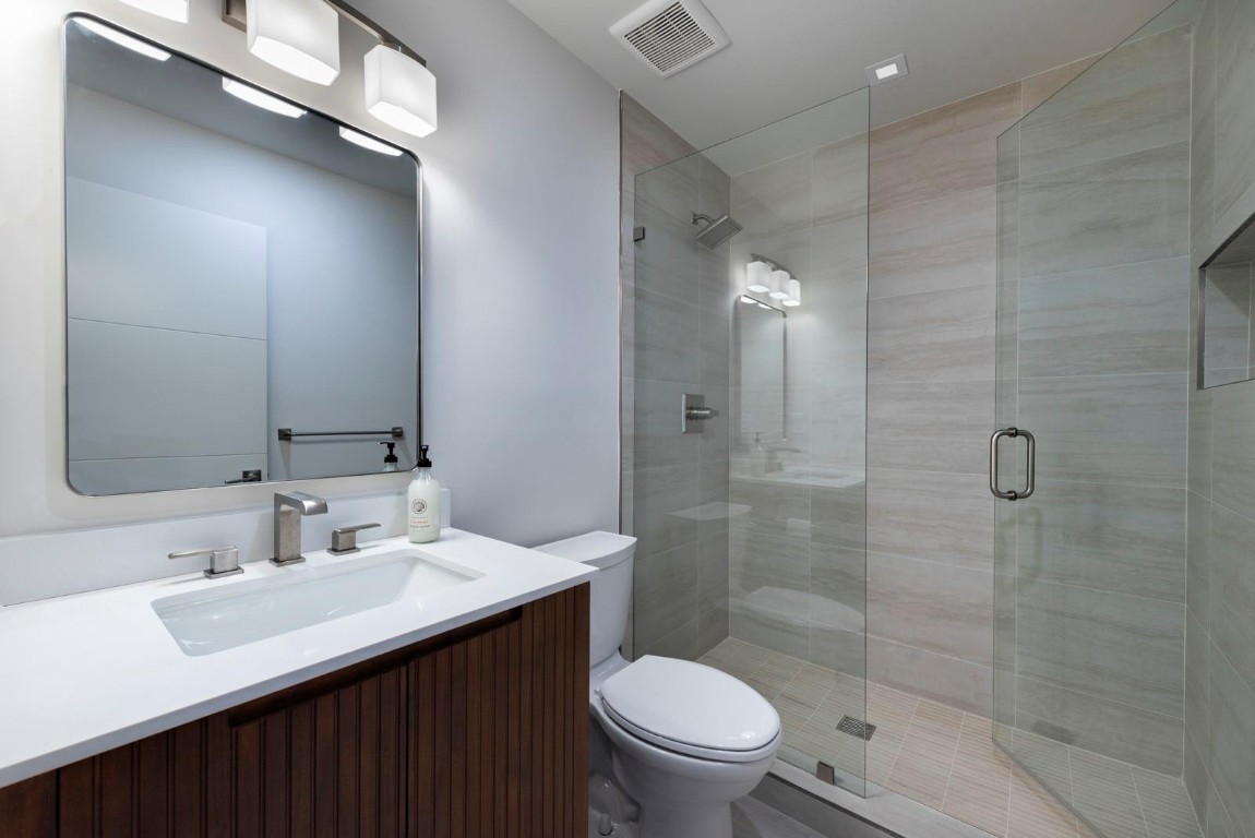 2440 NE 46th Street, Lighthouse Point