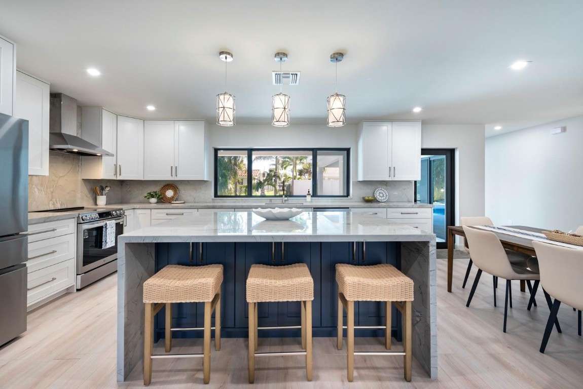 2440 NE 46th Street, Lighthouse Point