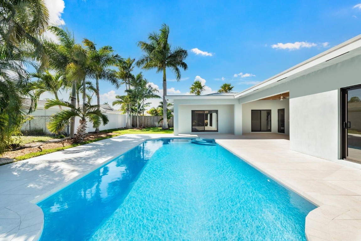 2440 NE 46th Street, Lighthouse Point