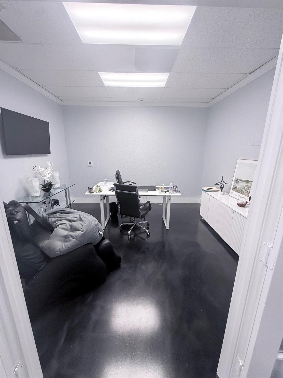 4851 W Hillsboro Blvd 5A