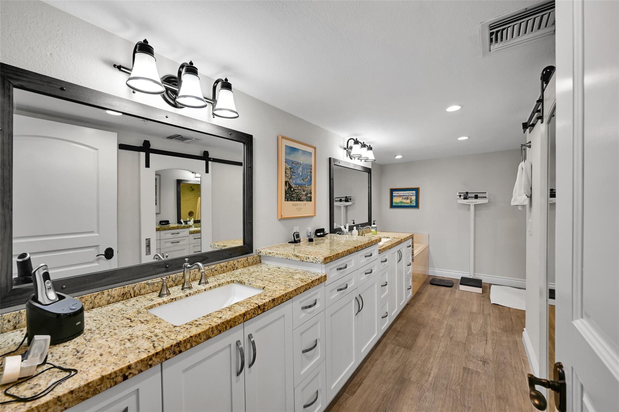 2880 NE 14th Street Causeway 1004