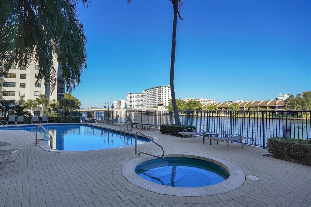 2880 NE 14th Street Causeway 1004