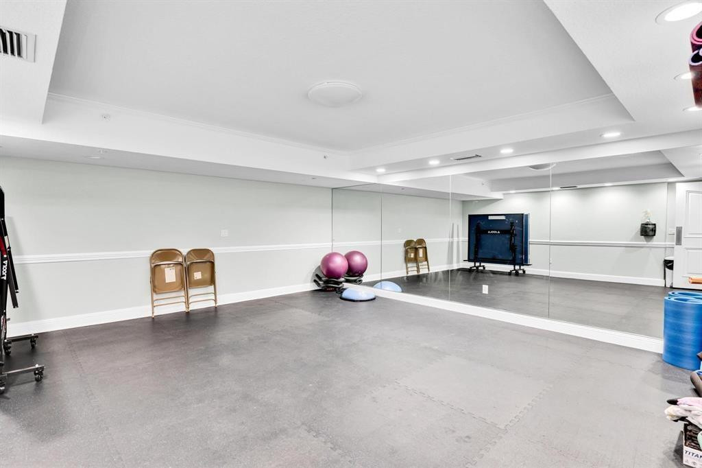 2880 NE 14th Street Causeway 1004