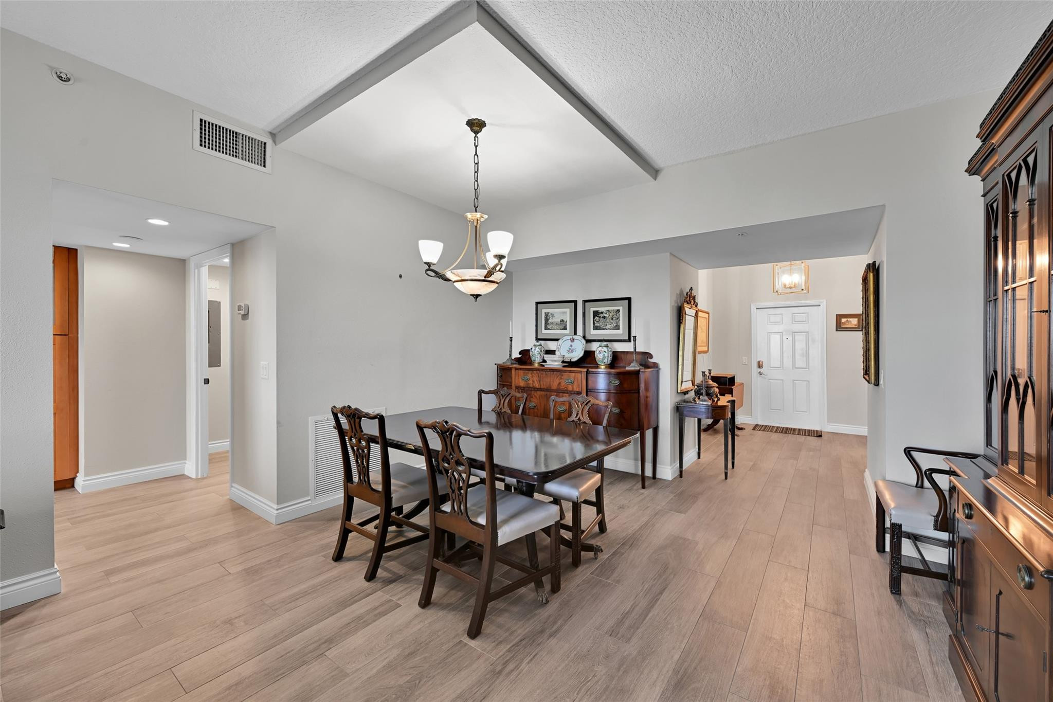 2880 NE 14th Street Causeway 1004