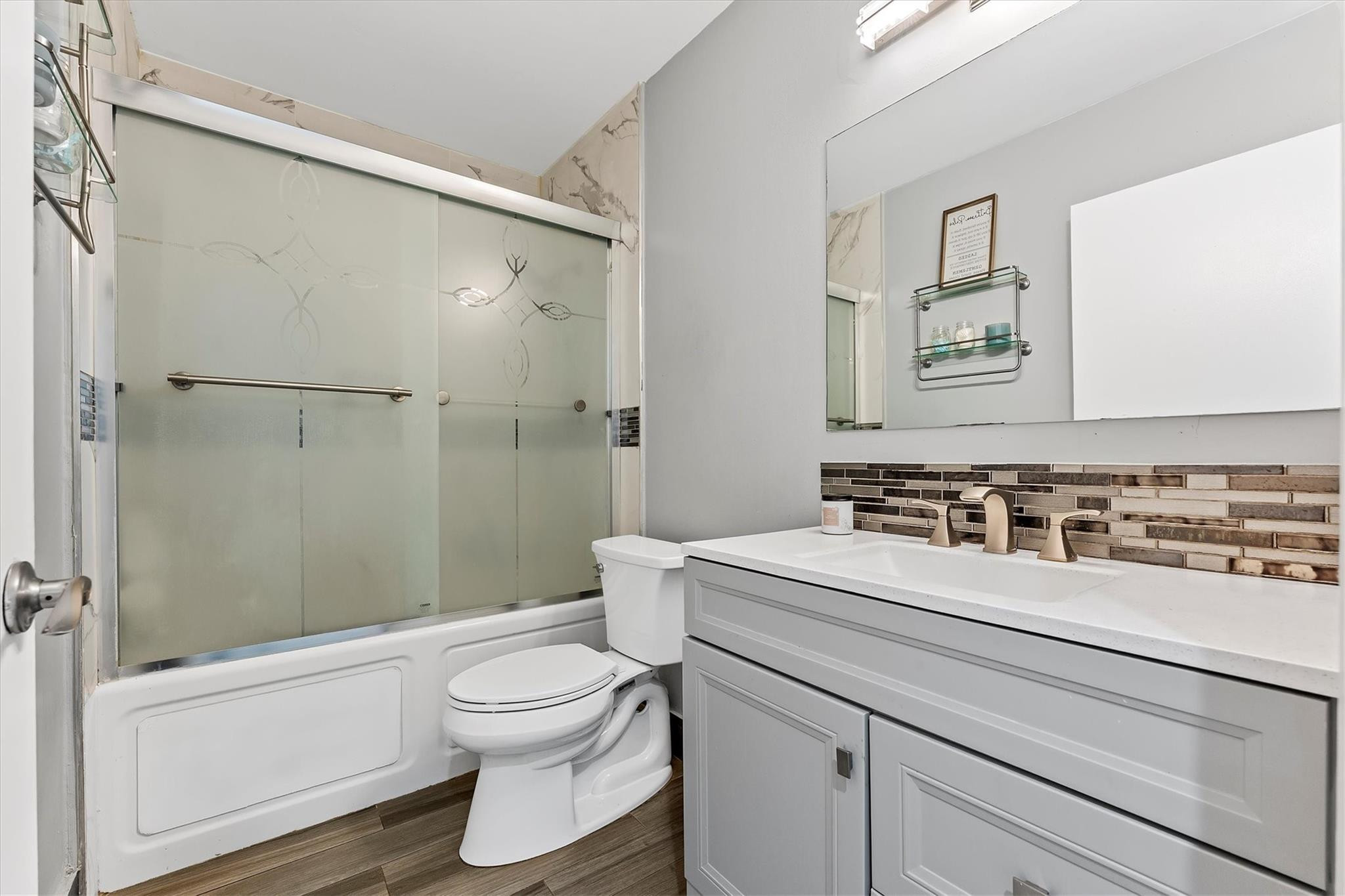 3 E Chesterfield Drive