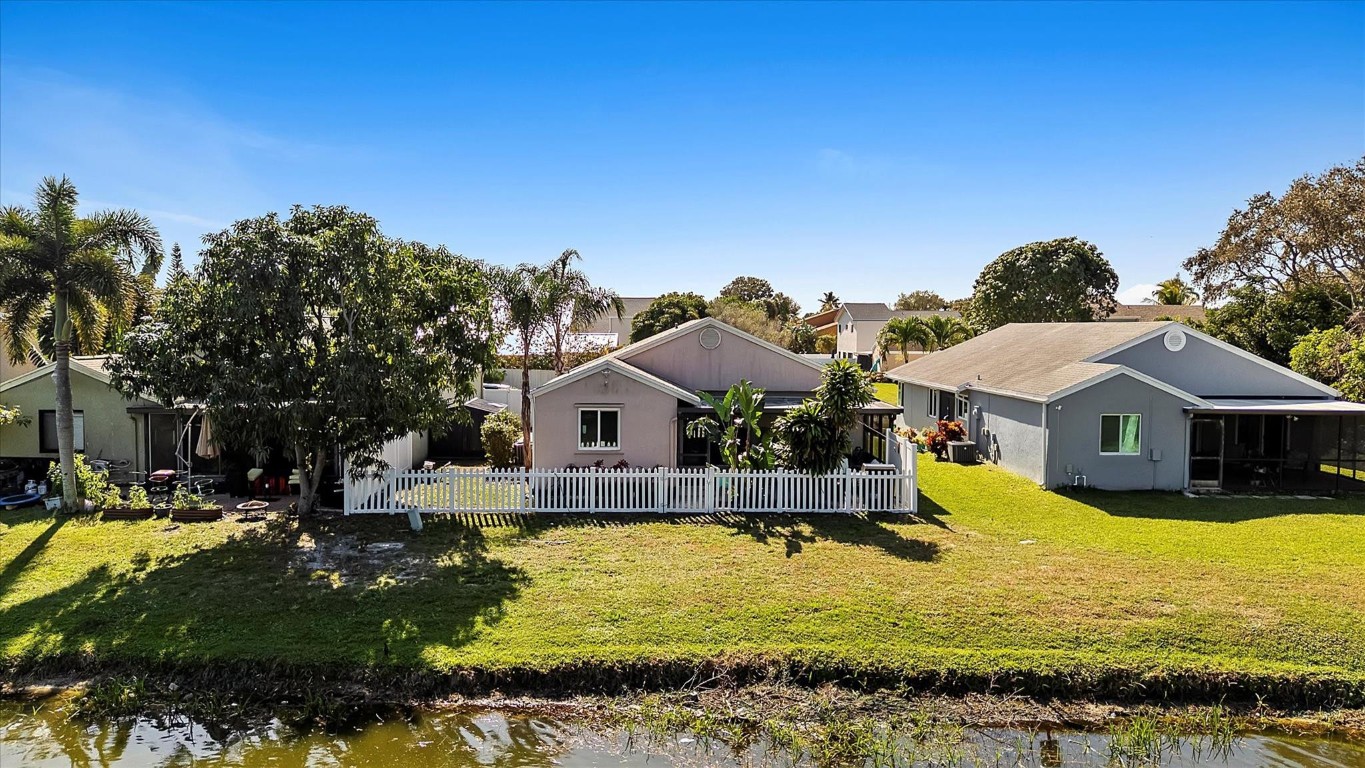 3 E Chesterfield Drive