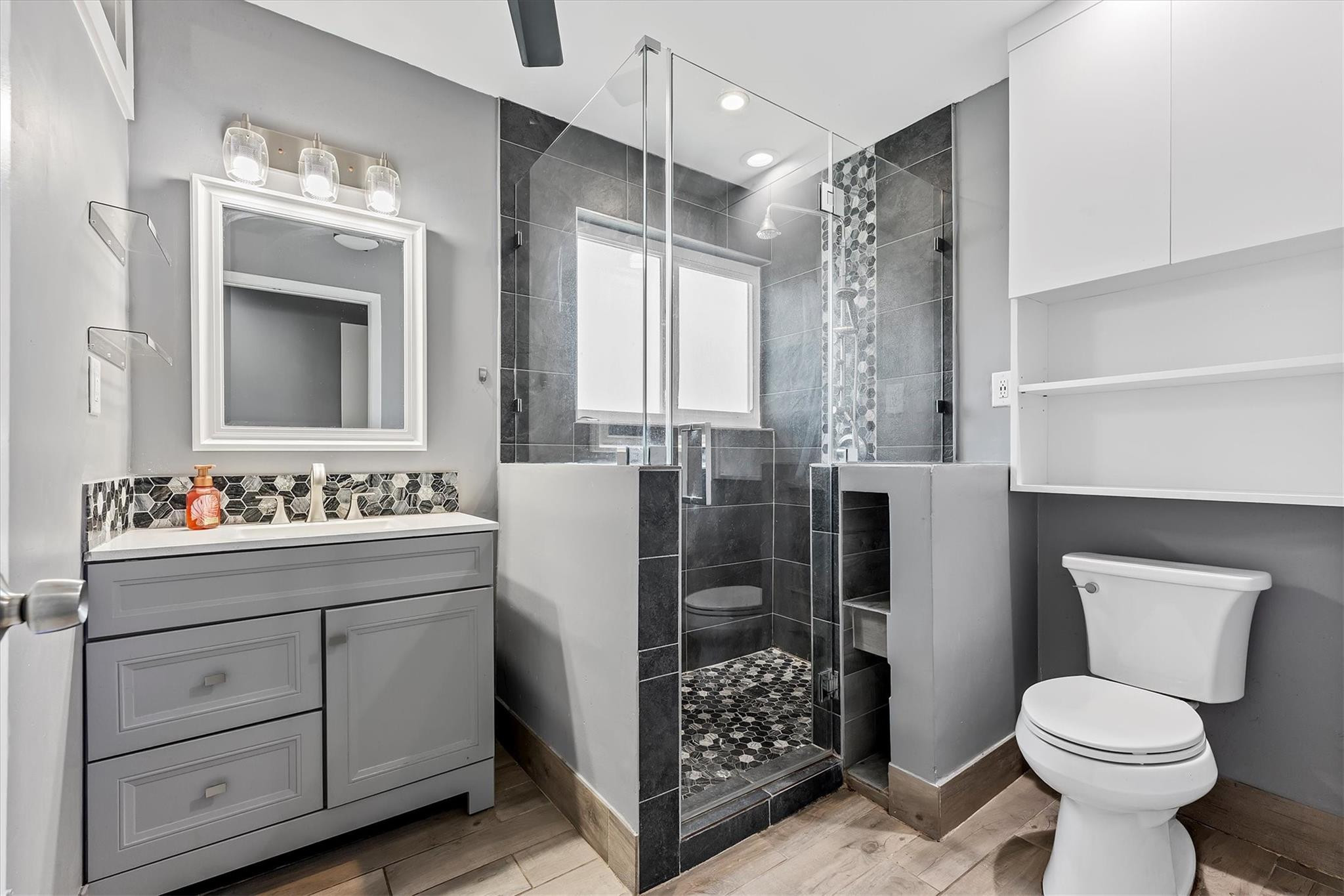 3 E Chesterfield Drive