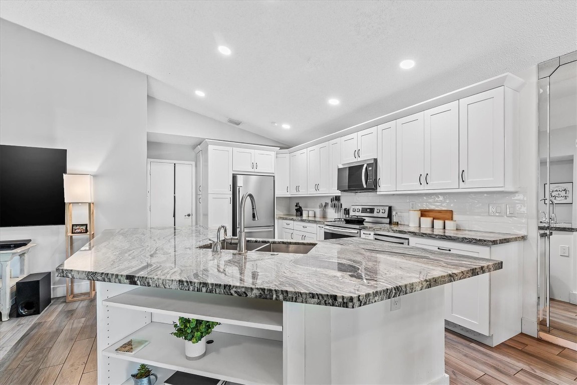 3 E Chesterfield Drive