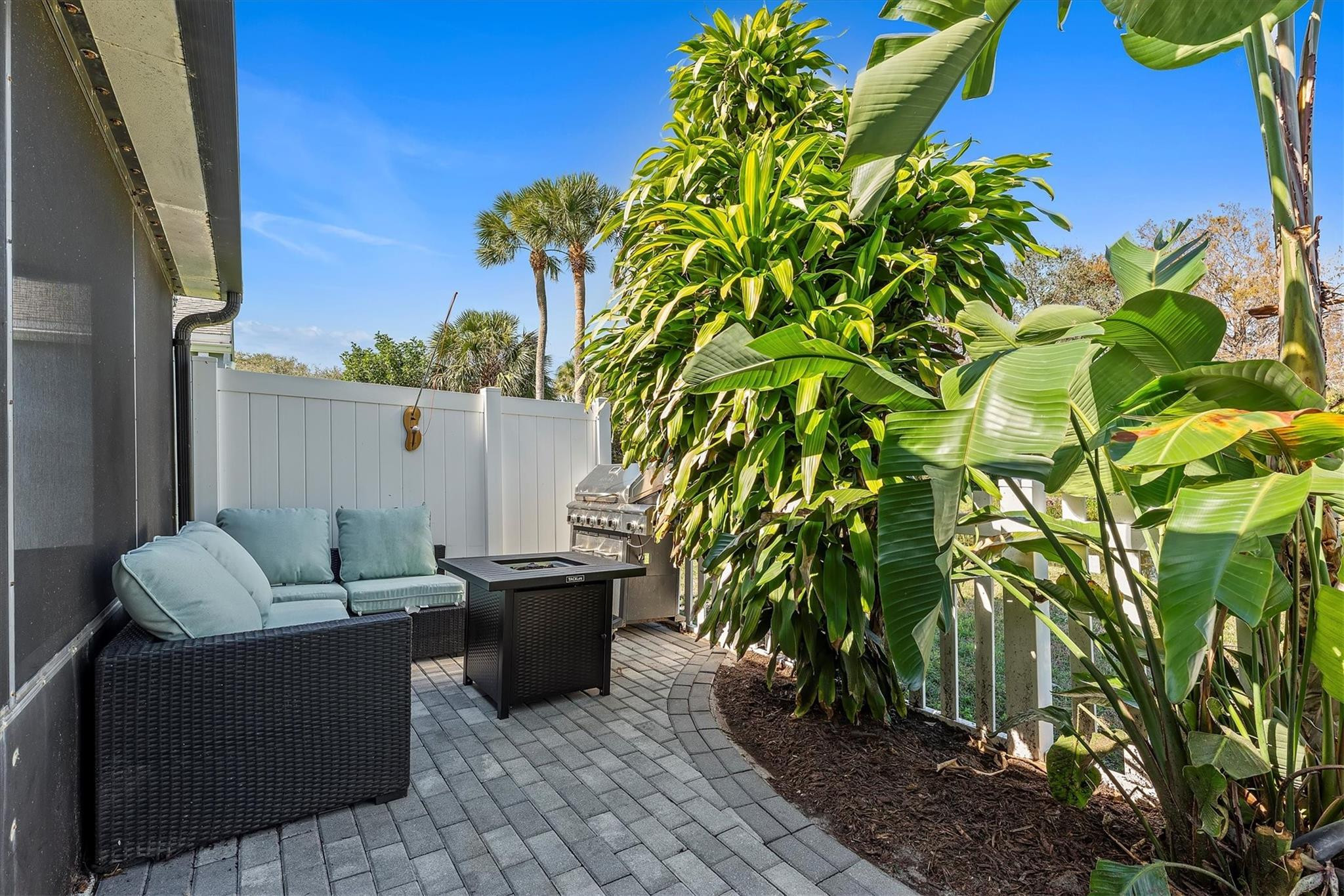 3 E Chesterfield Drive