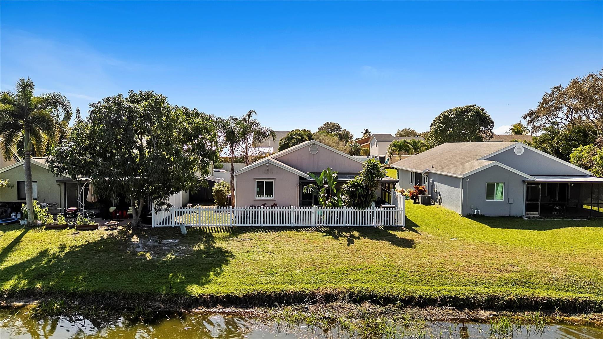 3 E Chesterfield Drive