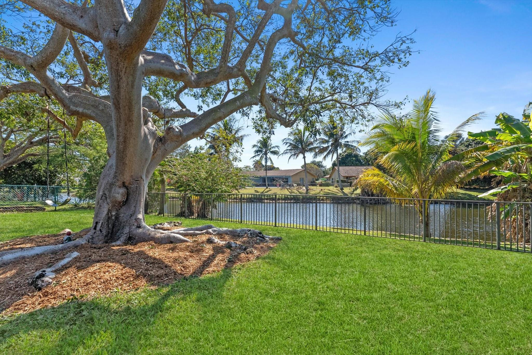 8264 Shadow Wood Boulevard