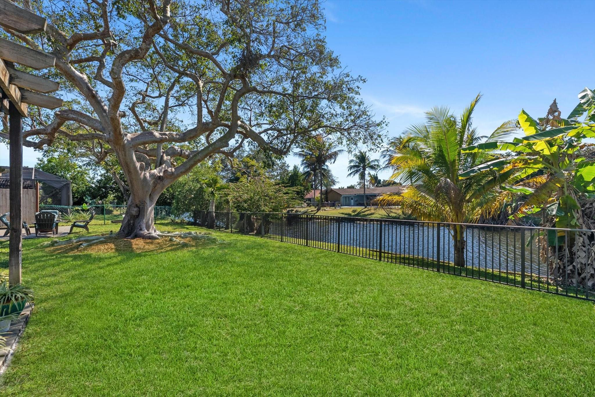 8264 Shadow Wood Boulevard