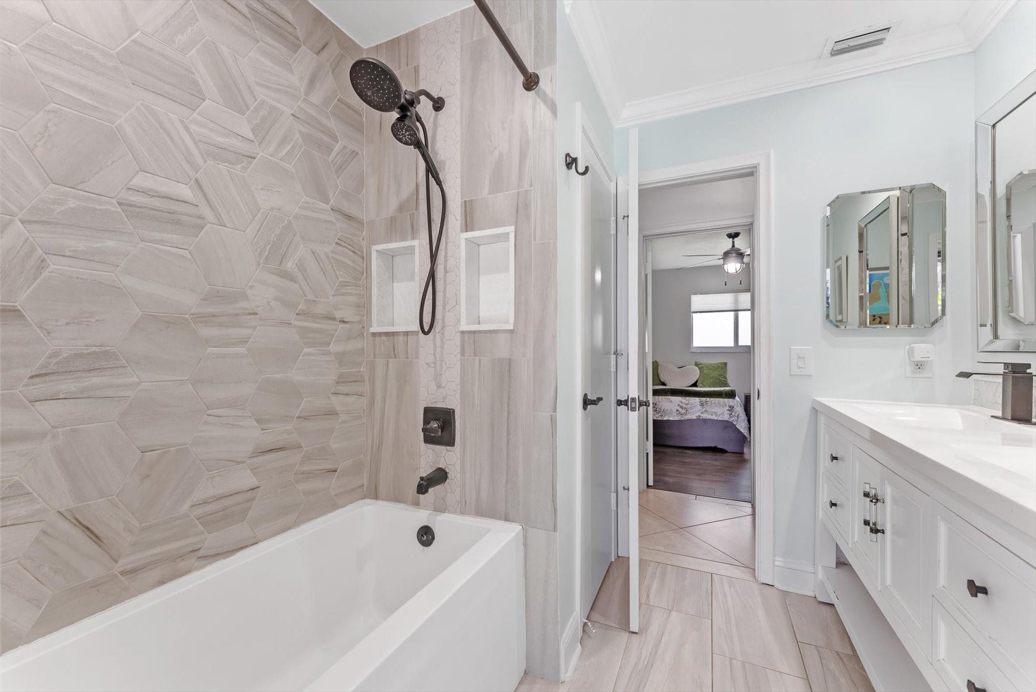 8264 Shadow Wood Boulevard