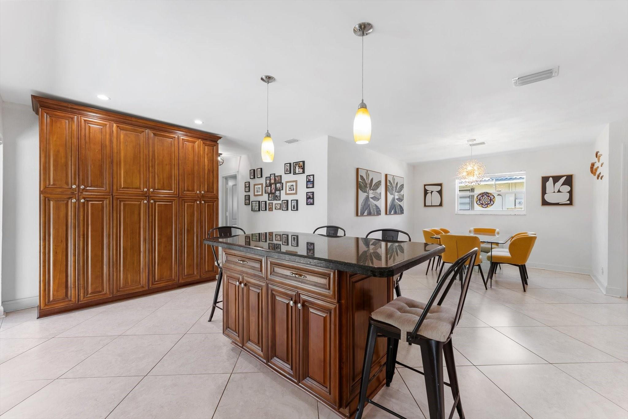 8264 Shadow Wood Boulevard