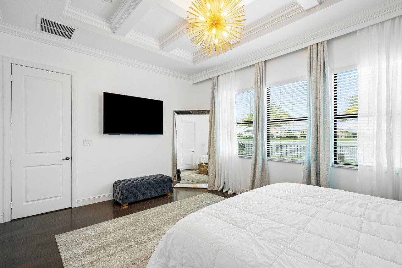 8605 E Baypoint Circle