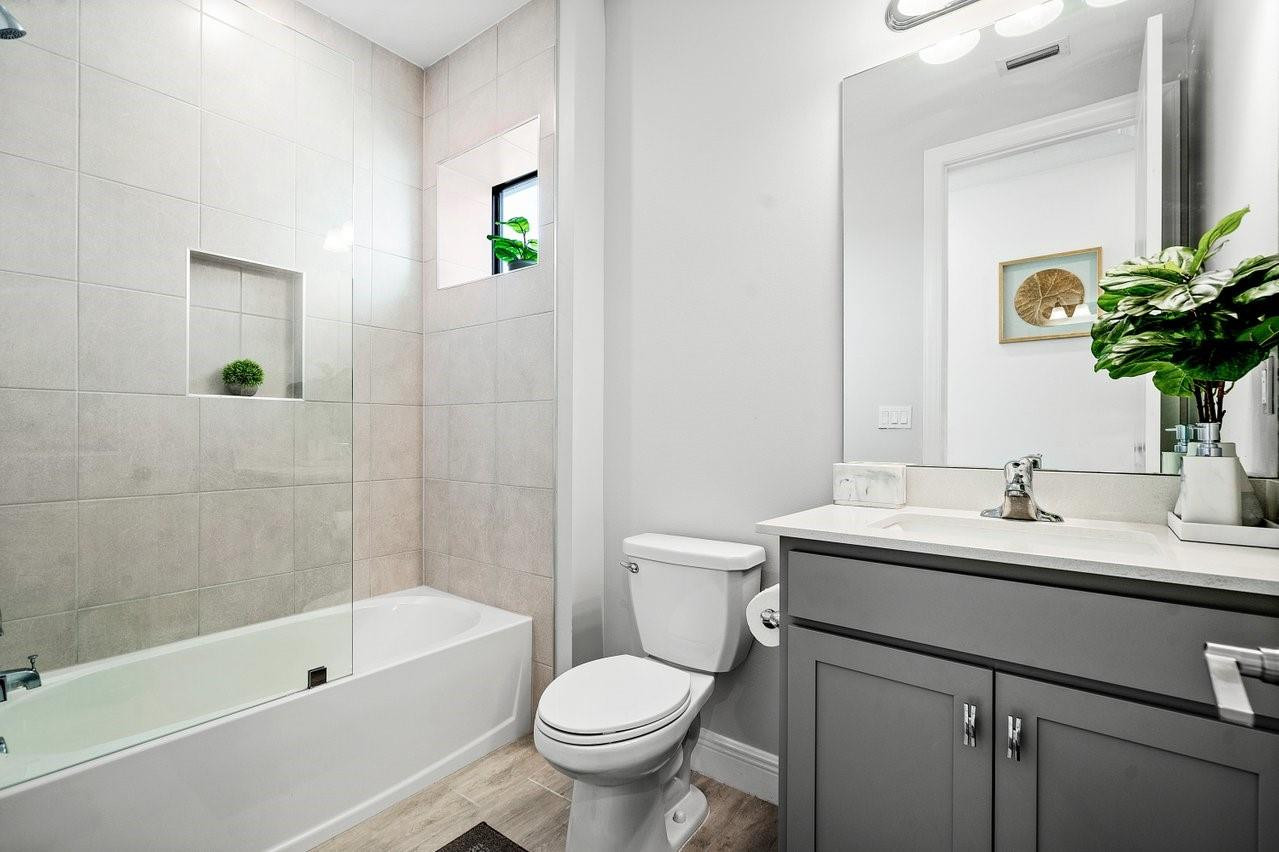 8605 E Baypoint Circle