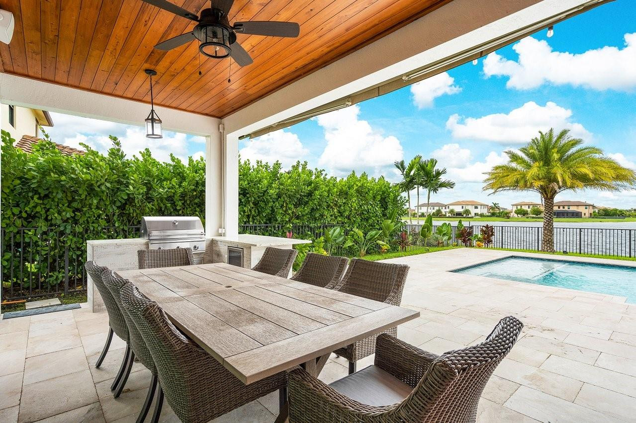 8605 E Baypoint Circle