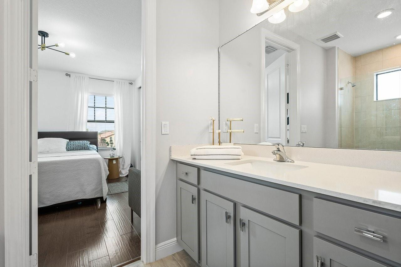 8605 E Baypoint Circle