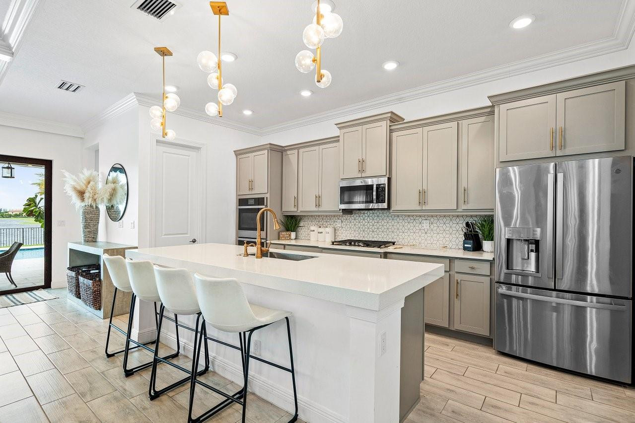 8605 E Baypoint Circle