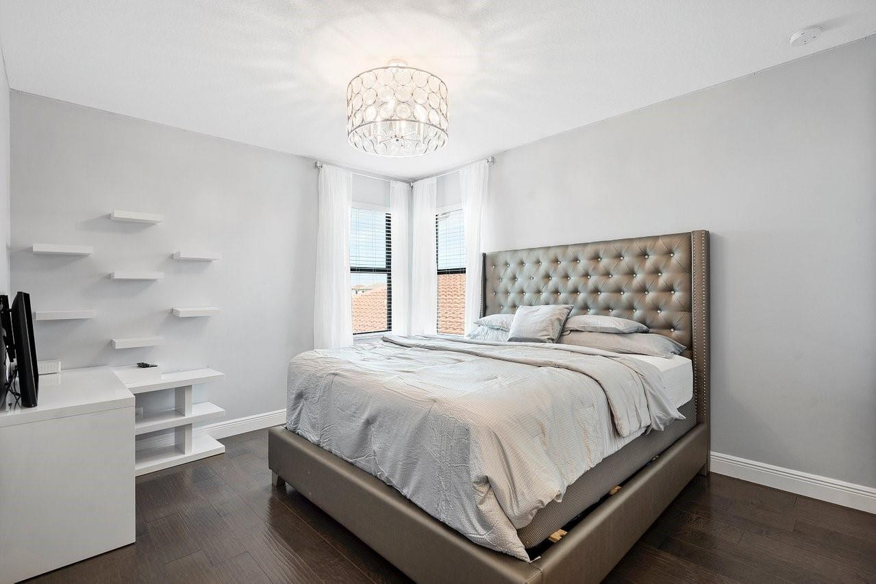 8605 E Baypoint Circle