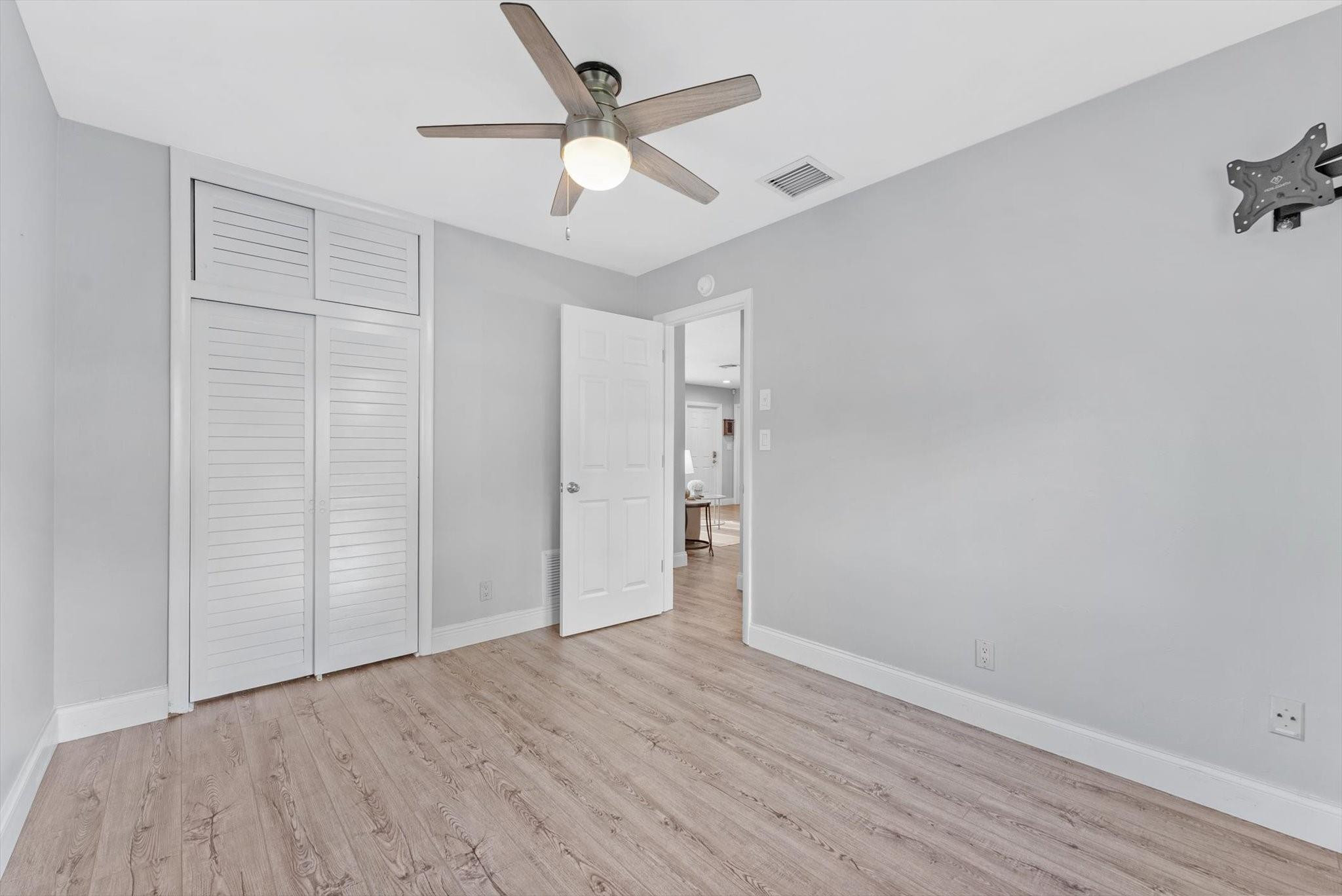 2811 NE 45th Street