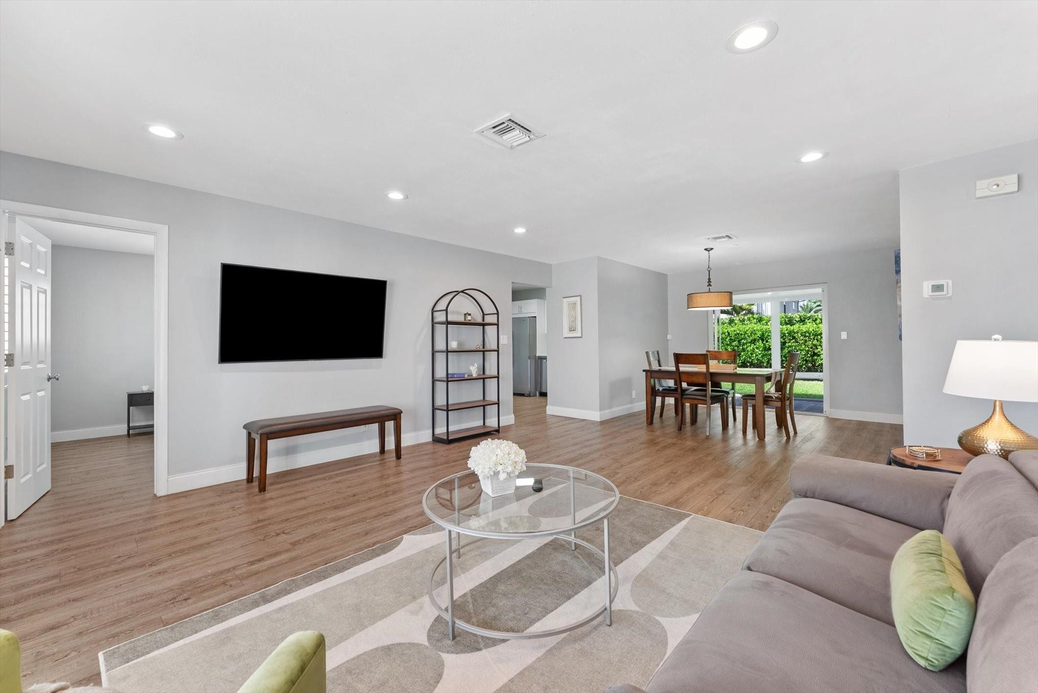 2811 NE 45th Street