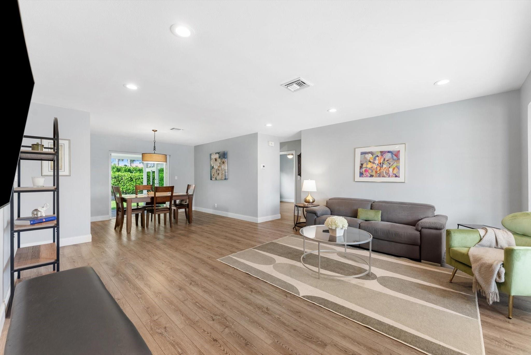 2811 NE 45th Street