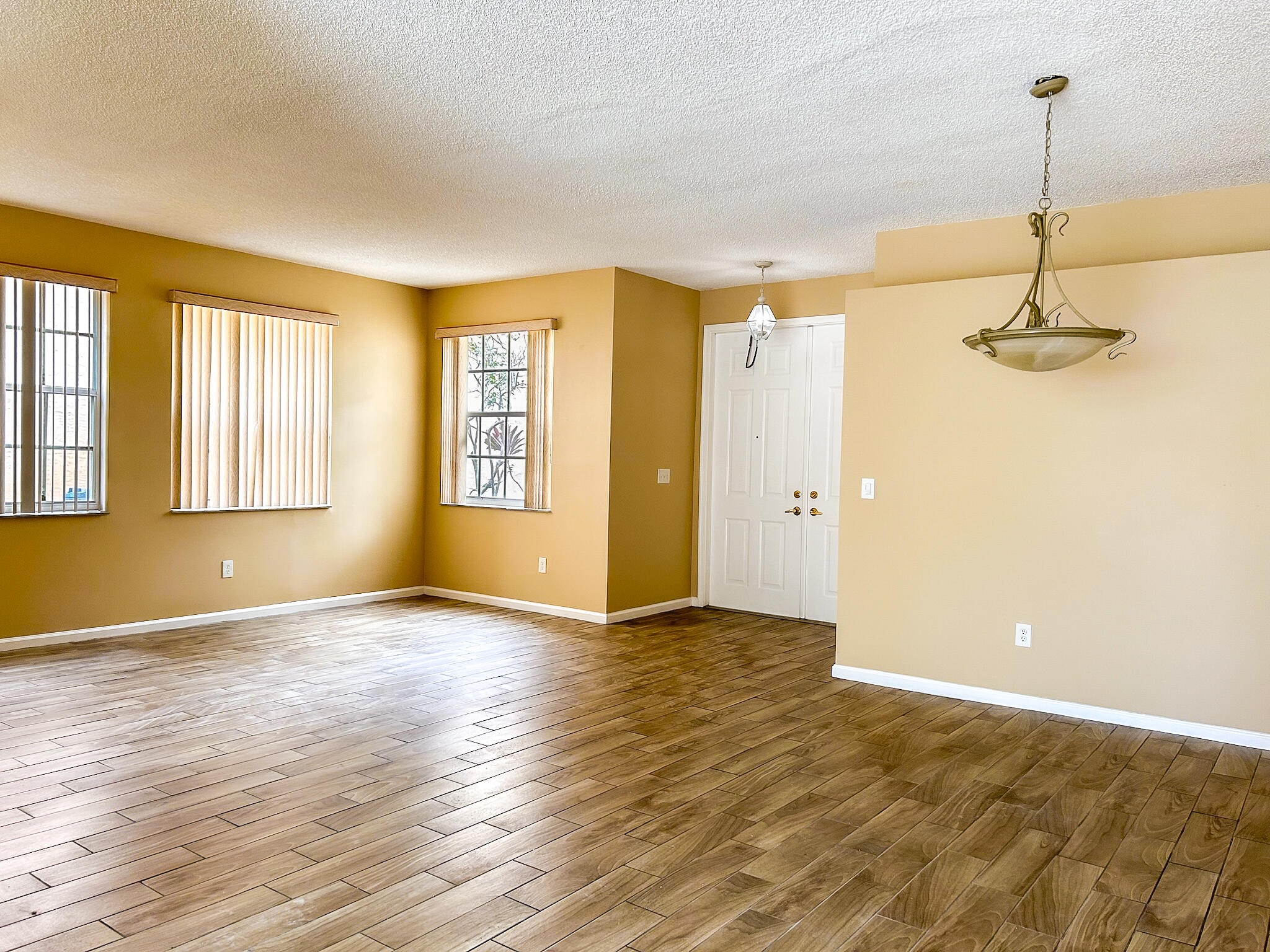 1508 Running Oak Lane