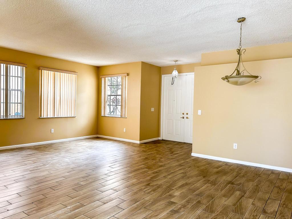 1508 Running Oak Lane