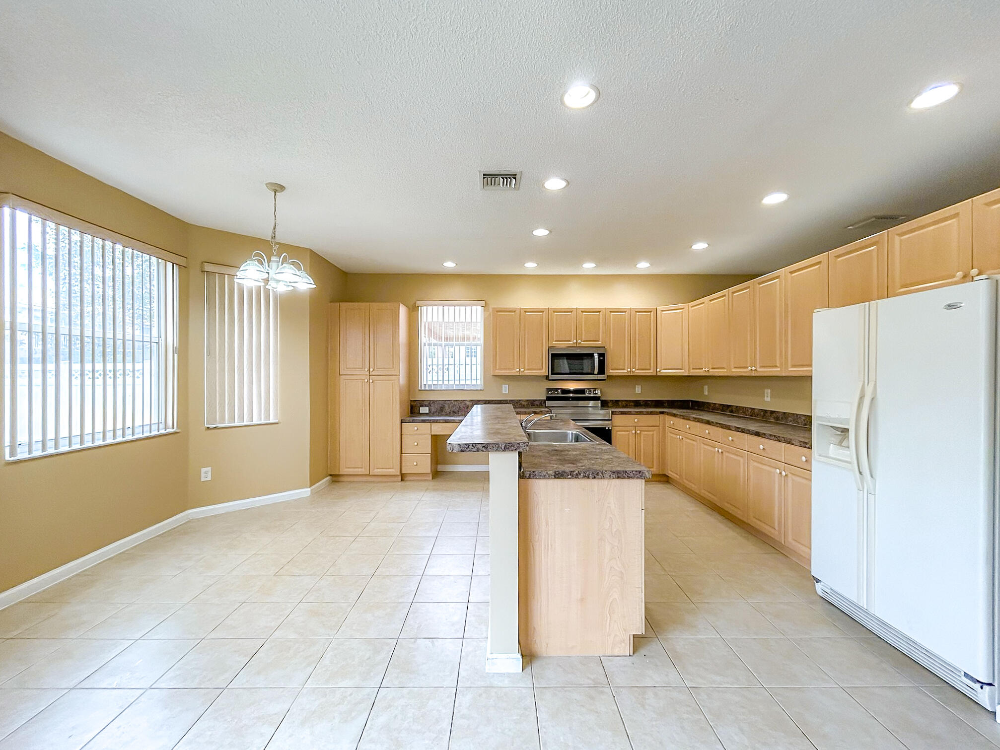 1508 Running Oak Lane