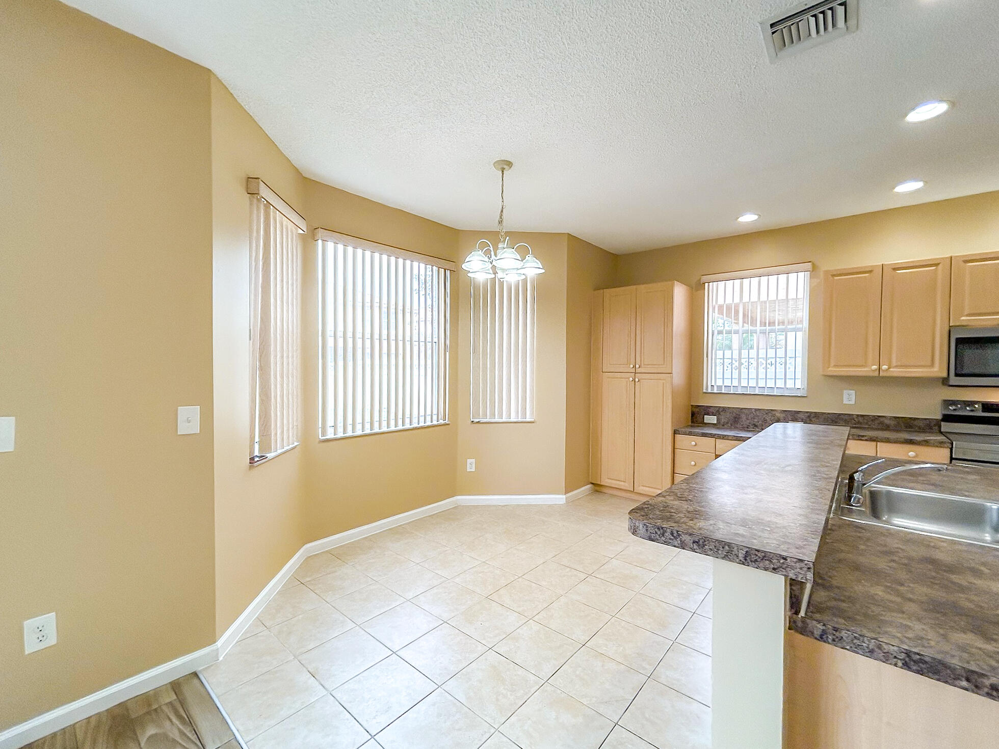 1508 Running Oak Lane