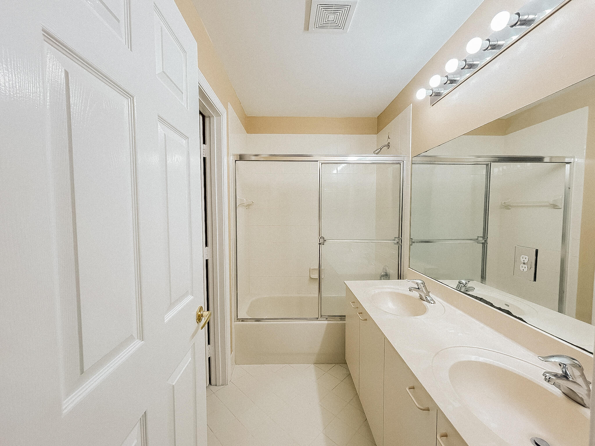 1508 Running Oak Lane