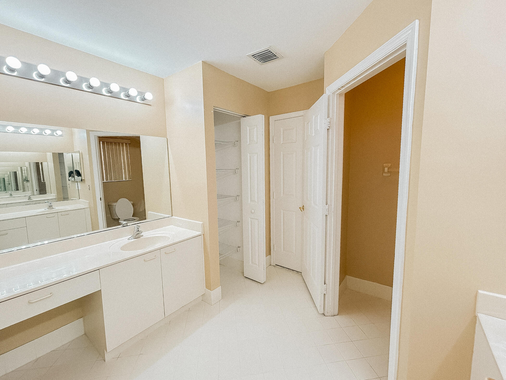 1508 Running Oak Lane