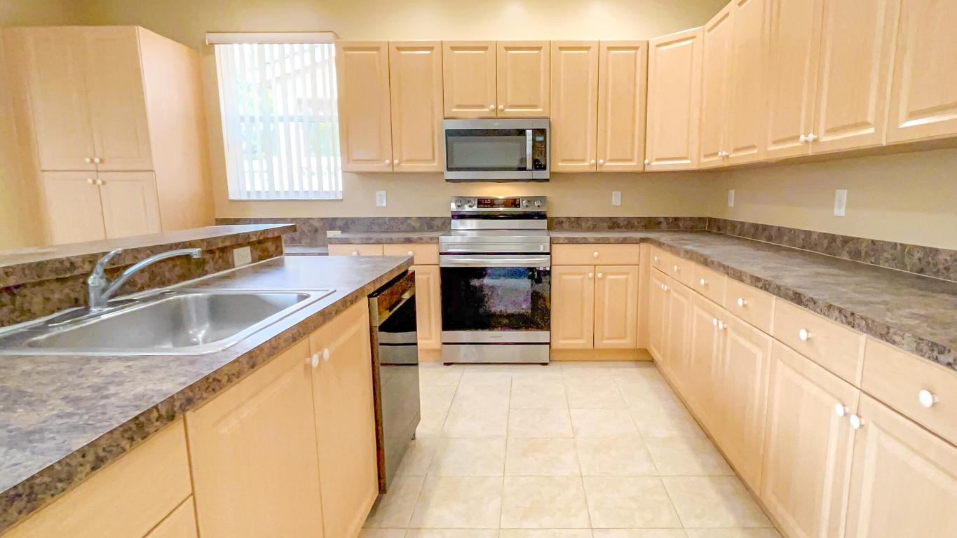 1508 Running Oak Lane