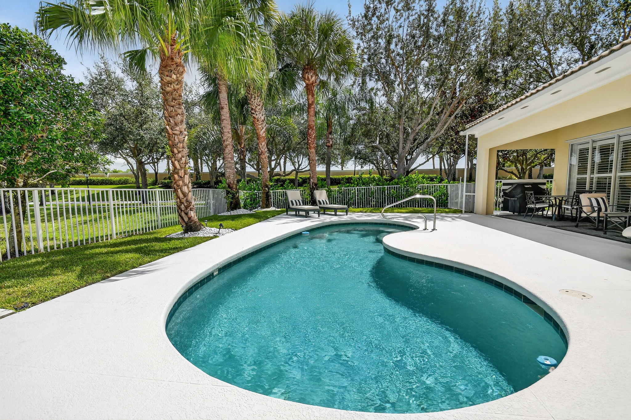 8015 Laborie Lane