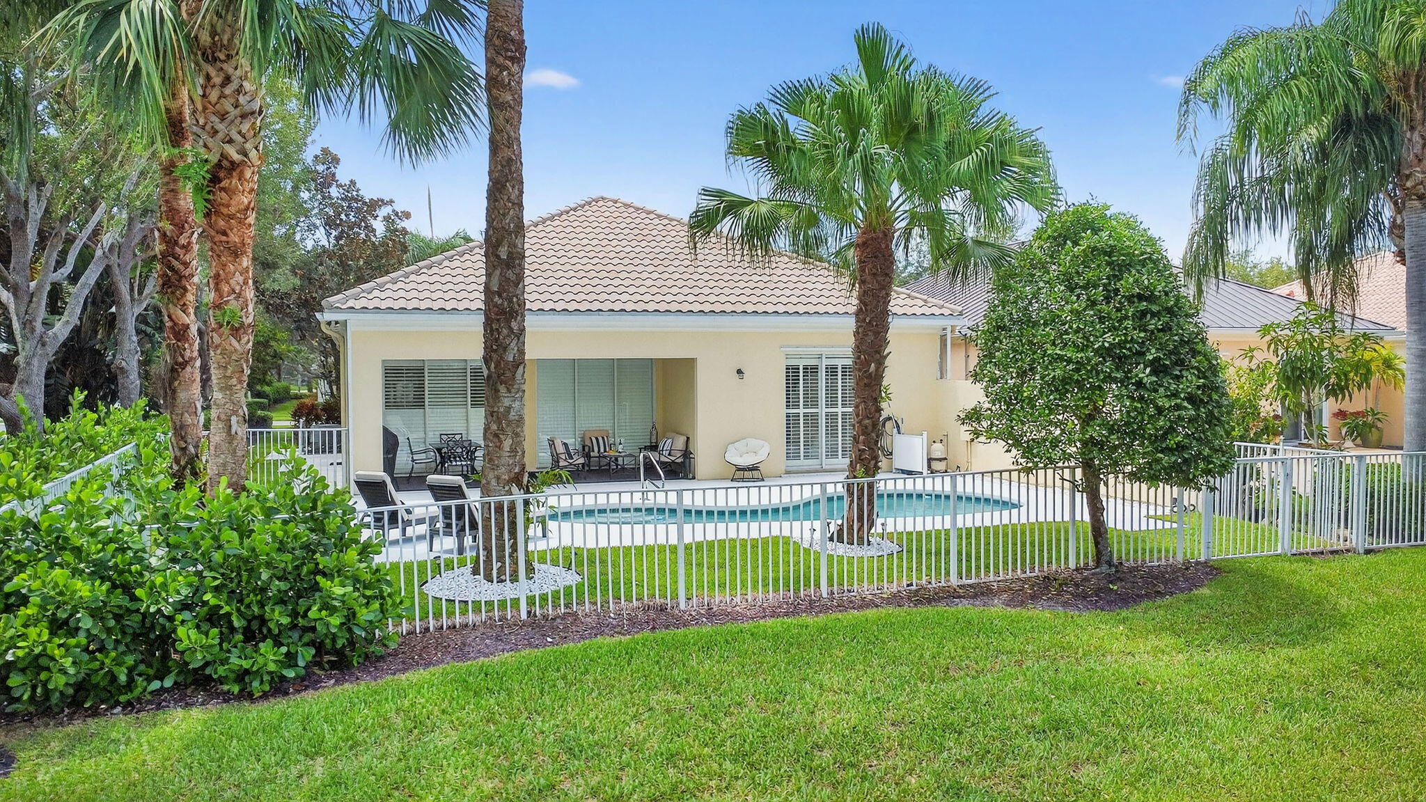 8015 Laborie Lane