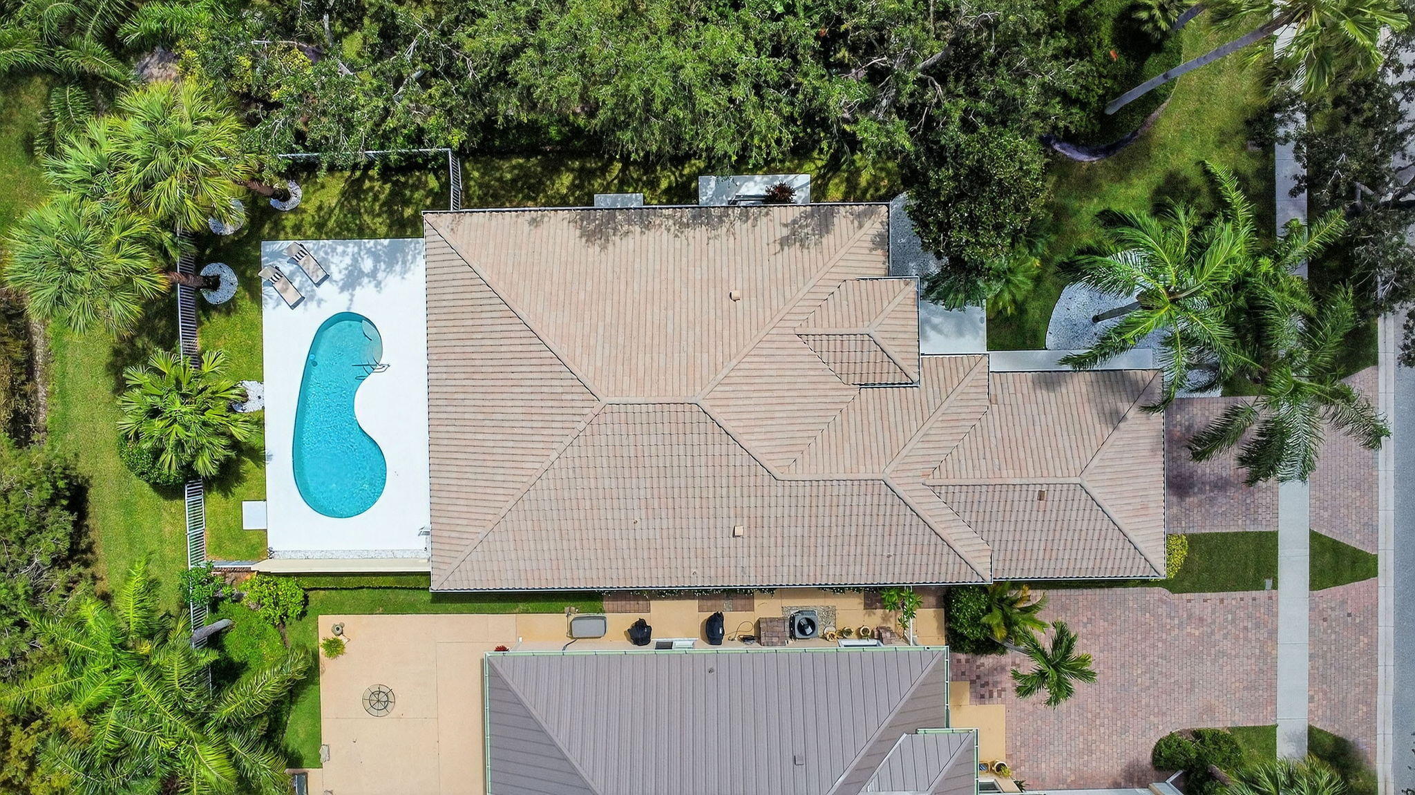 8015 Laborie Lane