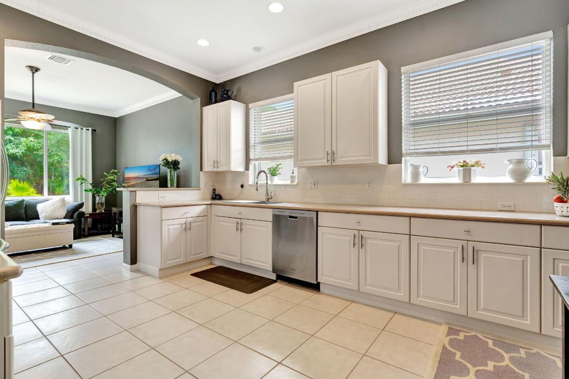 9132 Bay Harbour Circle