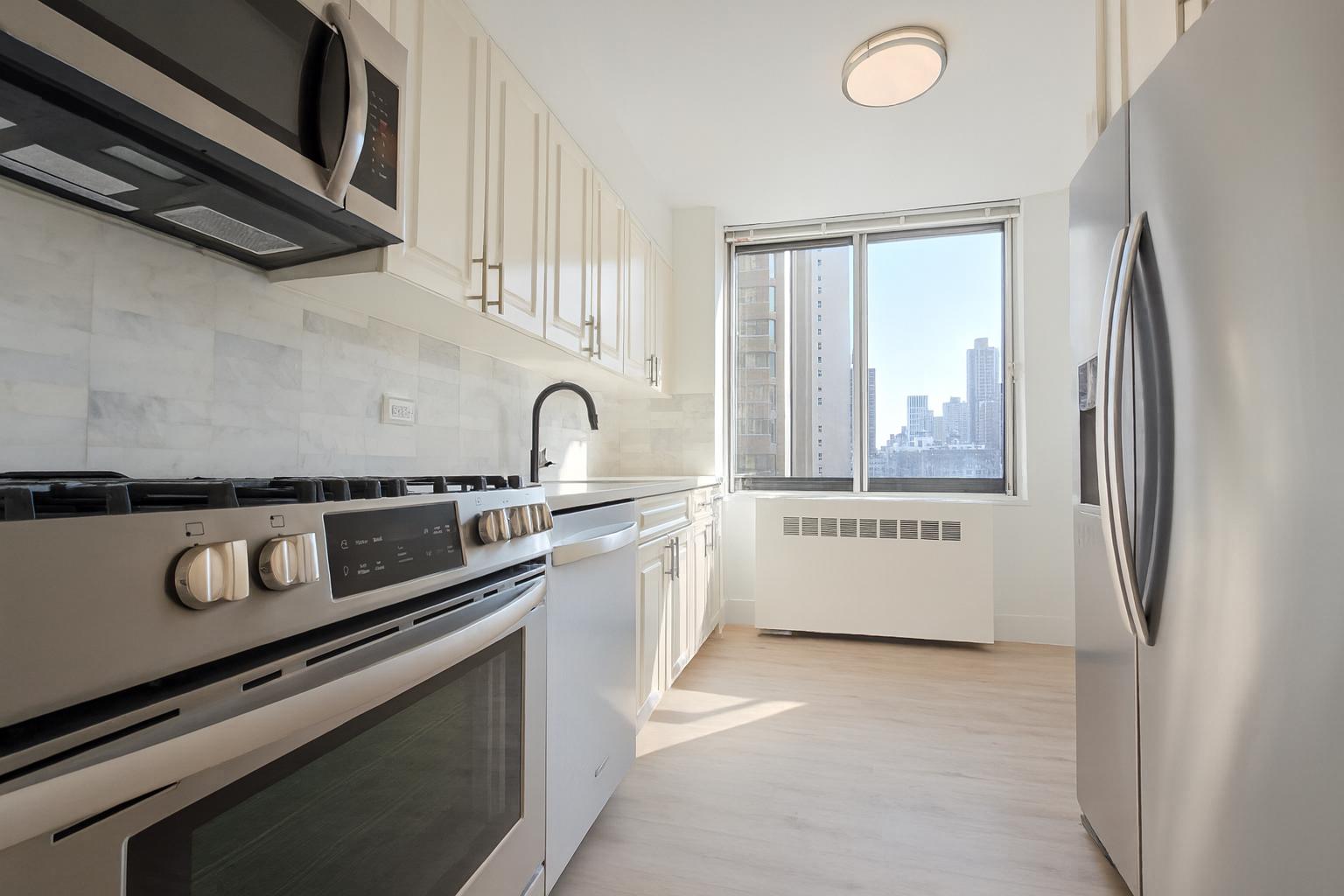1735 York Avenue 18G