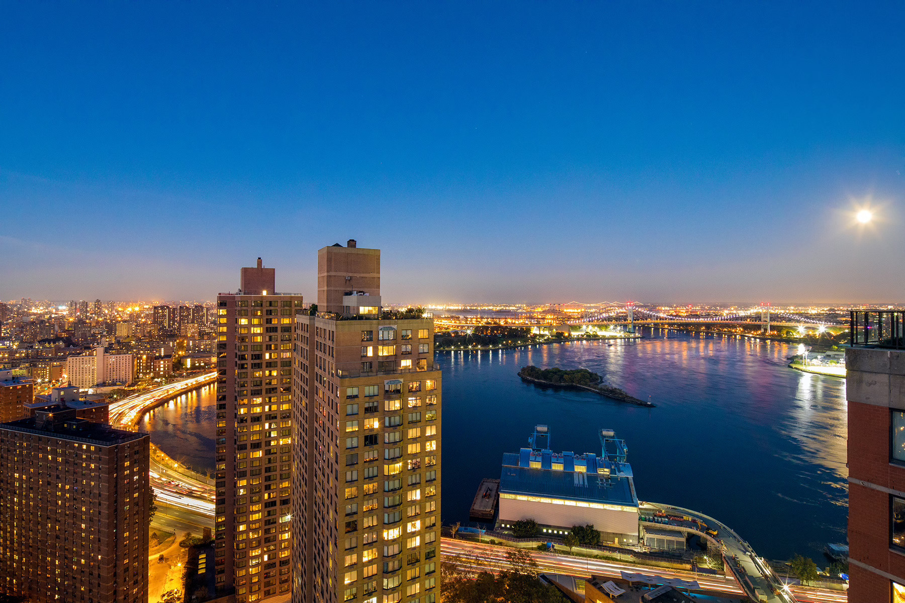 1735 York Avenue PH35D