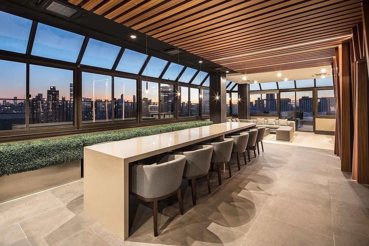 1735 York Avenue 17F